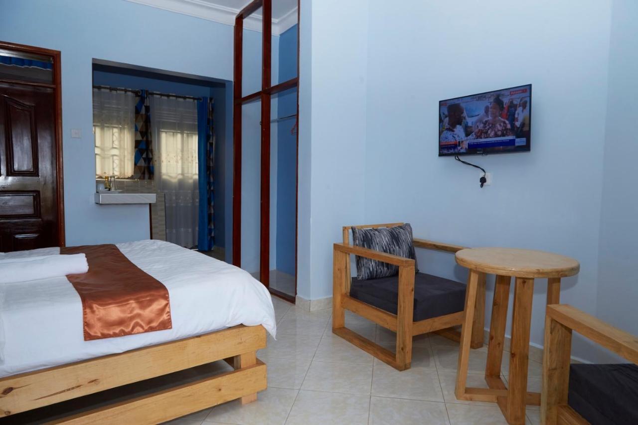 Westway Luxury Suites Mbarara Екстер'єр фото