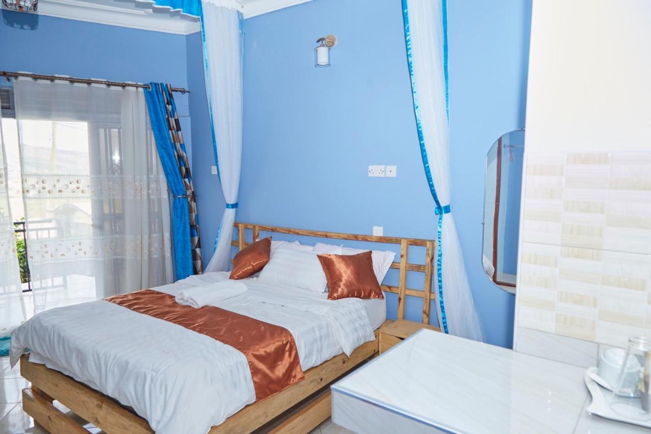 Westway Luxury Suites Mbarara Екстер'єр фото