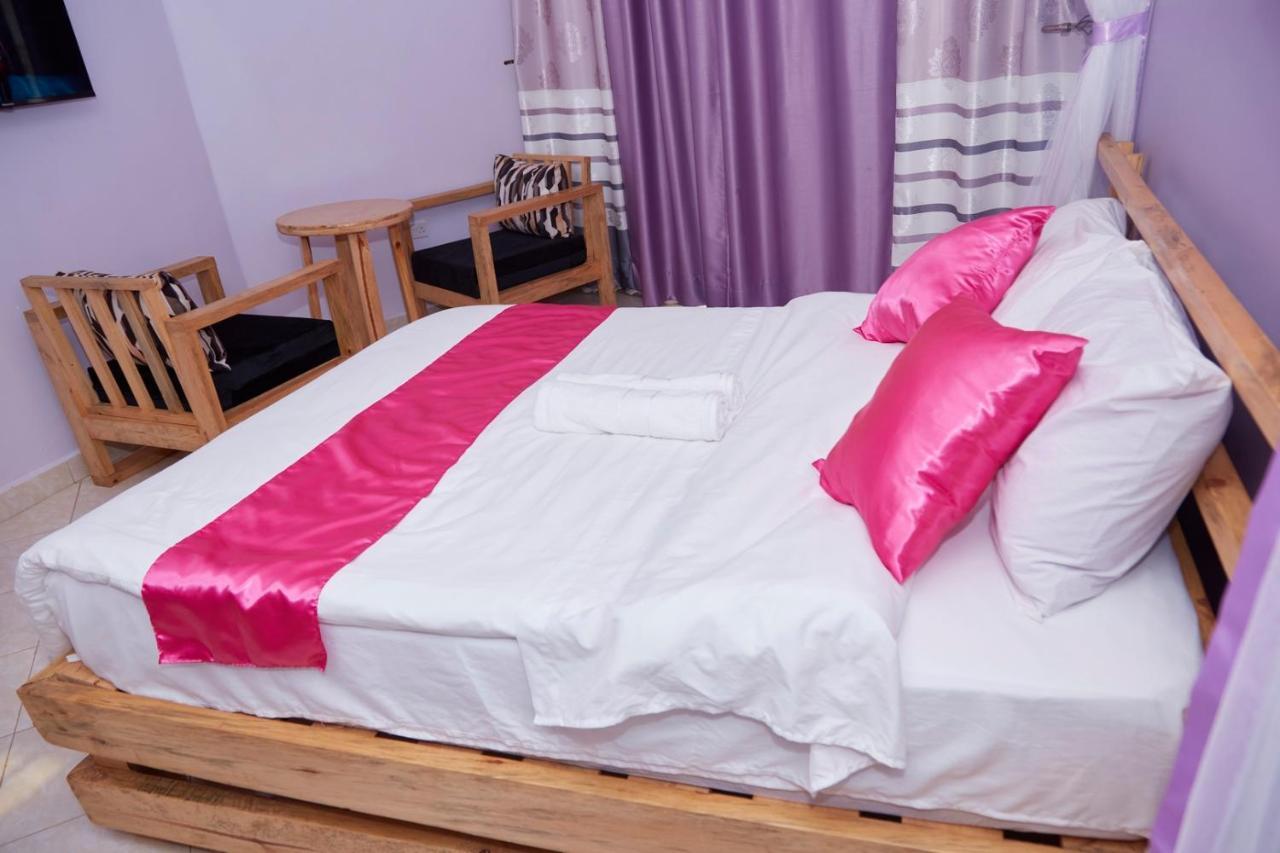 Westway Luxury Suites Mbarara Екстер'єр фото