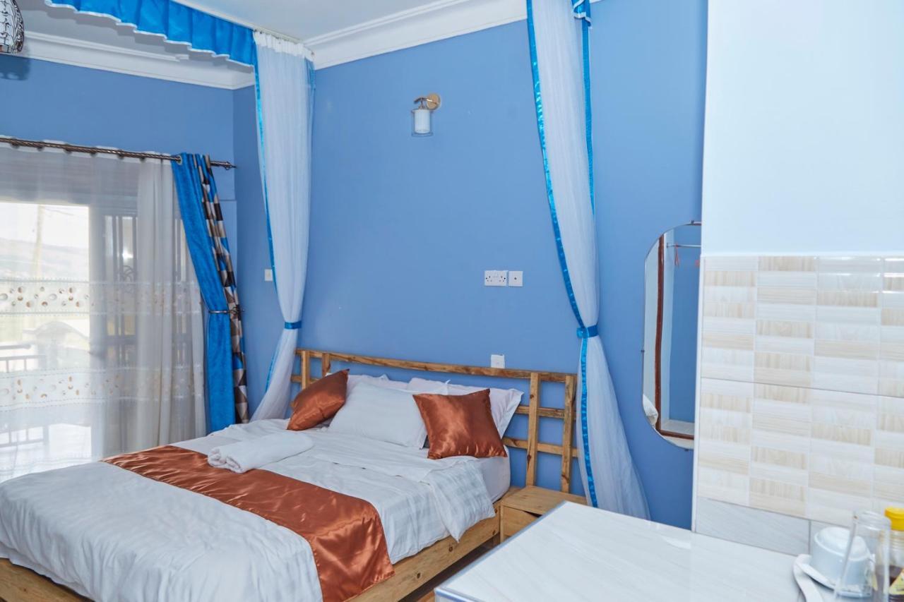 Westway Luxury Suites Mbarara Екстер'єр фото