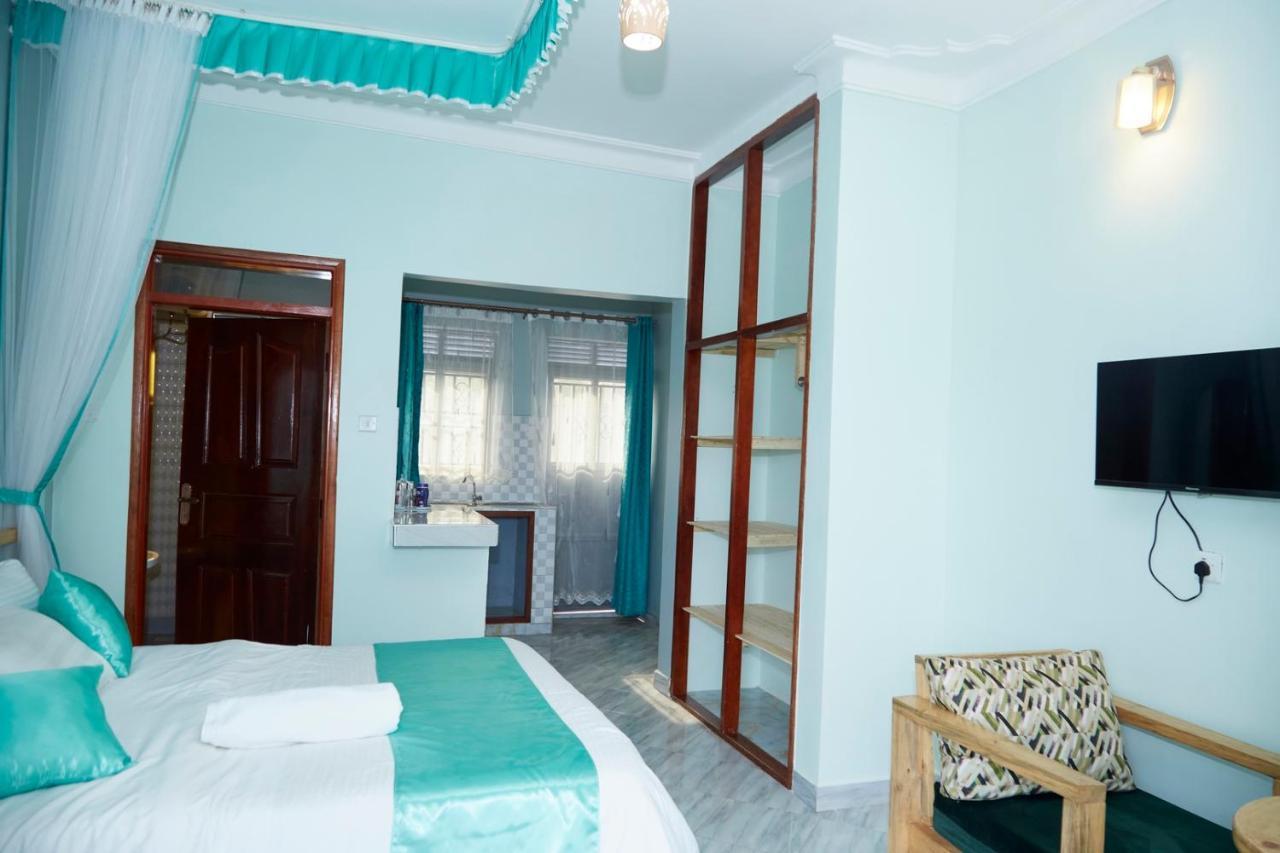 Westway Luxury Suites Mbarara Екстер'єр фото