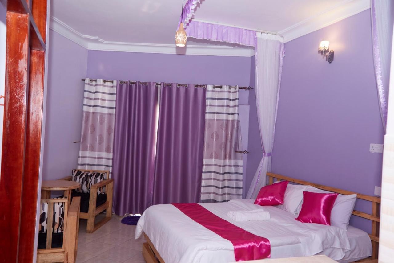 Westway Luxury Suites Mbarara Екстер'єр фото