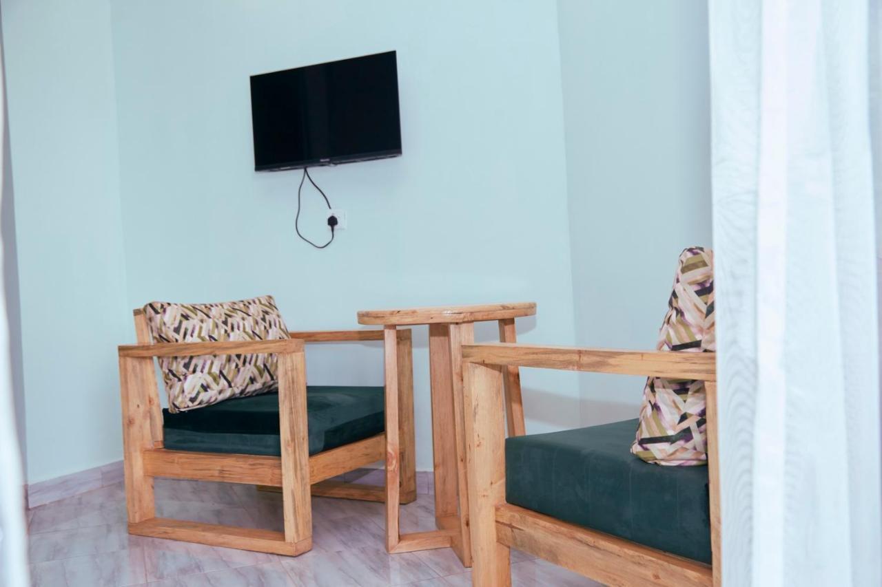 Westway Luxury Suites Mbarara Екстер'єр фото