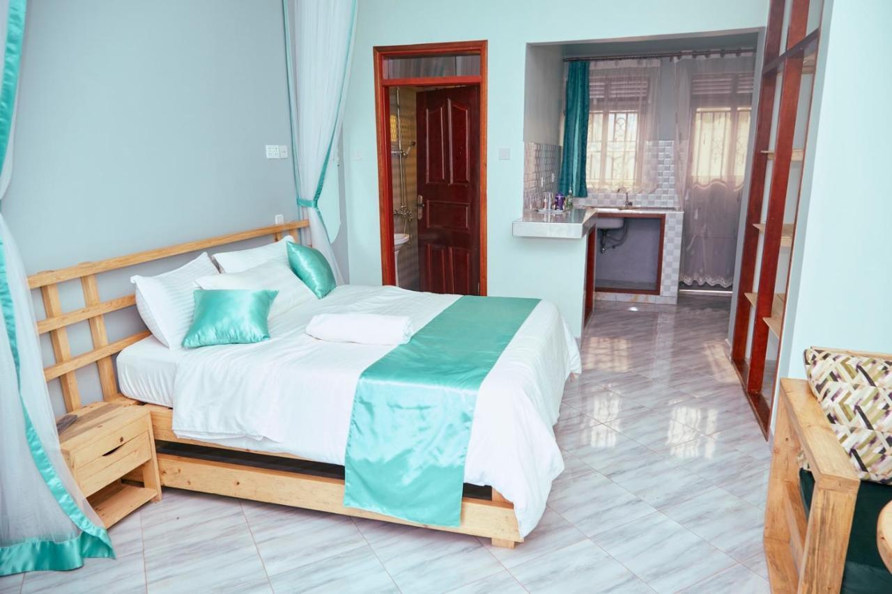 Westway Luxury Suites Mbarara Екстер'єр фото