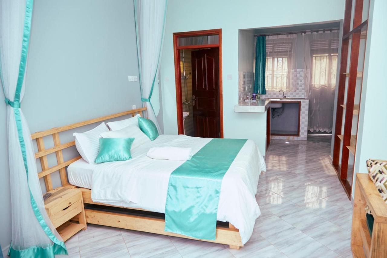 Westway Luxury Suites Mbarara Екстер'єр фото