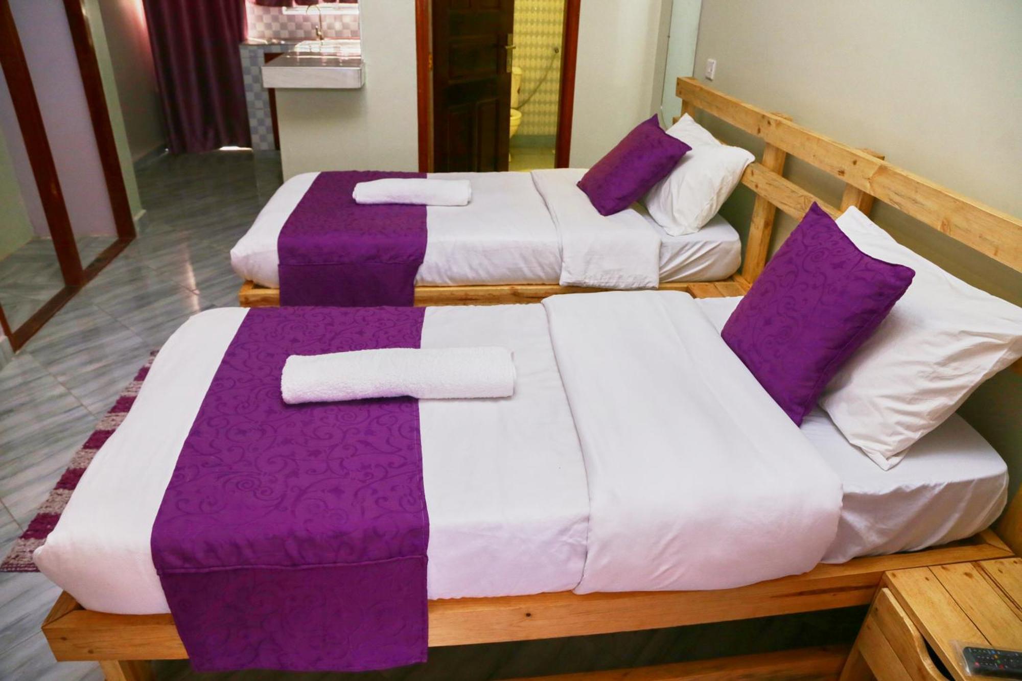 Westway Luxury Suites Mbarara Екстер'єр фото